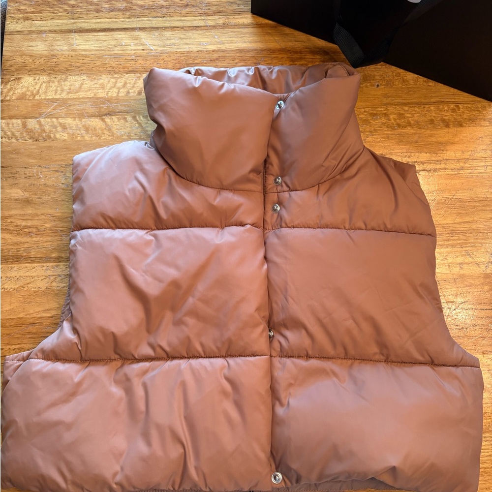 ALO Yoga Toasted Almond Puffer Vest